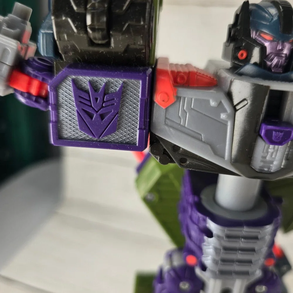 Vintage Transformers Armada Megatron Decepticon Tank Action Figure Green Purple